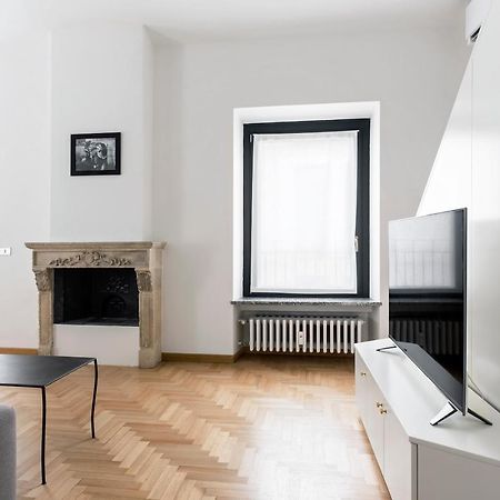 Living Brera, A Unique Experience - Vicolo Fiori Apartment Милано Екстериор снимка