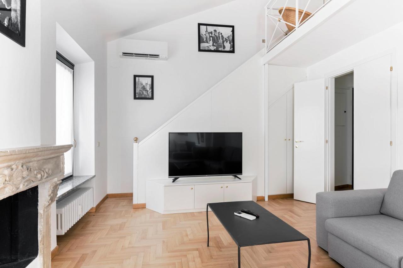 Living Brera, A Unique Experience - Vicolo Fiori Apartment Милано Екстериор снимка